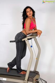 Catherine Tresa feet photo thumbnail