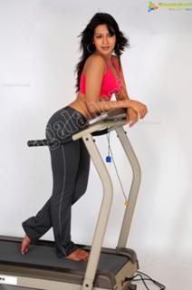 Catherine Tresa feet photo thumbnail