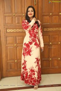 Catherine Tresa feet photo thumbnail