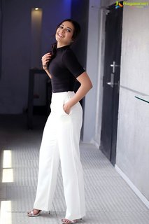 Catherine Tresa feet photo thumbnail