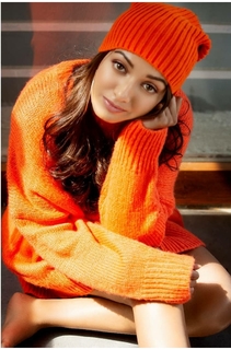 Catherine Tresa feet photo thumbnail