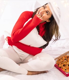 Catherine Tresa feet photo thumbnail