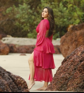 Catherine Tresa feet photo thumbnail