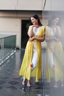 Catherine Tresa feet photo thumbnail