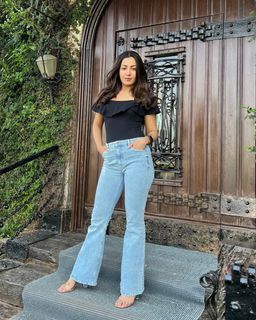 Catherine Tresa feet photo thumbnail