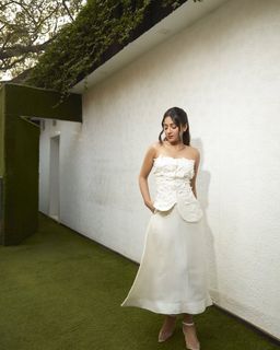 Catherine Tresa feet photo thumbnail