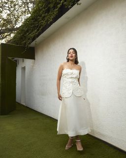 Catherine Tresa feet photo thumbnail