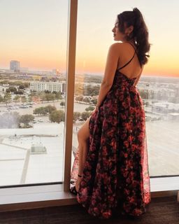 Catherine Tresa feet photo thumbnail