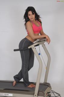 Catherine Tresa feet photo thumbnail