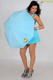 Catherine Tresa feet photo thumbnail