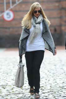 Catherine Tyldesley feet photo thumbnail
