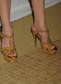 Catherine Zeta-Jones feet photo thumbnail