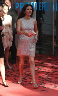 Catherine Zeta-Jones feet photo thumbnail