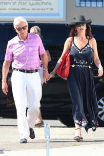 Catherine Zeta-Jones feet photo thumbnail