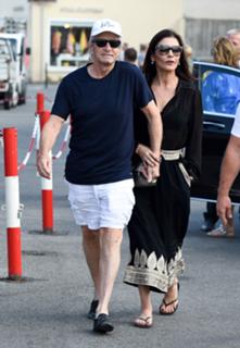 Catherine Zeta-Jones feet photo thumbnail