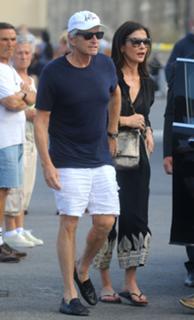 Catherine Zeta-Jones feet photo thumbnail