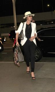 Catherine Zeta-Jones feet photo thumbnail