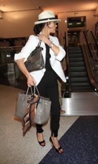 Catherine Zeta-Jones feet photo thumbnail
