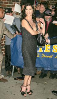 Catherine Zeta-Jones feet photo thumbnail