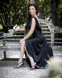 Catherine Zeta-Jones feet photo thumbnail