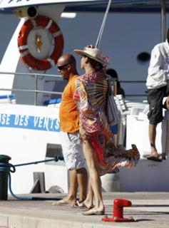 Catherine Zeta-Jones feet photo thumbnail