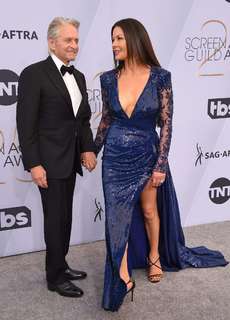 Catherine Zeta-Jones feet photo thumbnail