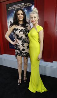 Catherine Zeta-Jones feet photo thumbnail