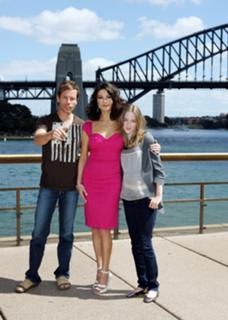 Catherine Zeta-Jones feet photo thumbnail