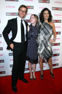Catherine Zeta-Jones feet photo thumbnail