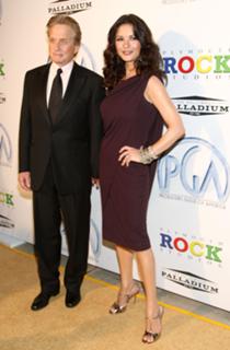 Catherine Zeta-Jones feet photo thumbnail