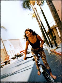 Catherine Zeta-Jones feet photo thumbnail