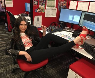 Cathy Kelley feet photo thumbnail