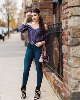 Cathy Kelley feet photo thumbnail