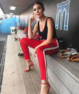Cathy Kelley feet photo thumbnail