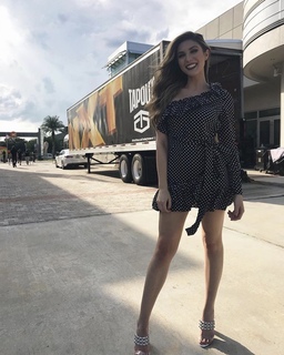 Cathy Kelley feet photo thumbnail
