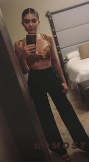 Cathy Kelley feet photo thumbnail