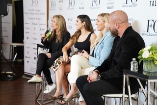 Cathy Kelley feet photo thumbnail