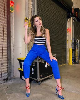 Cathy Kelley feet photo thumbnail