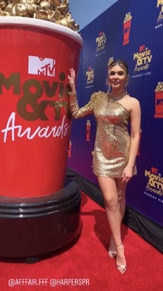 Cathy Kelley feet photo thumbnail