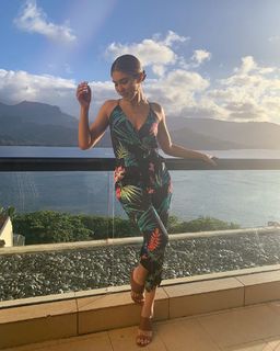 Cathy Kelley feet photo thumbnail