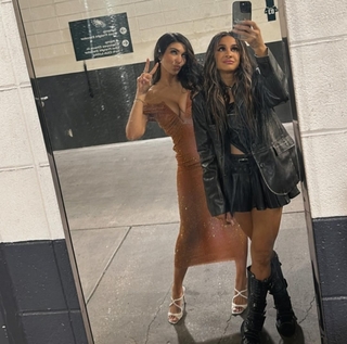 Cathy Kelley feet photo thumbnail