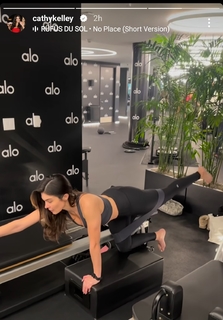 Cathy Kelley feet photo thumbnail