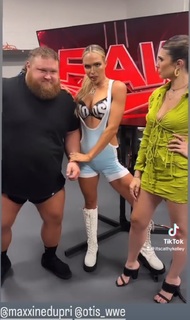 Cathy Kelley feet photo thumbnail