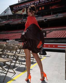 Cathy Kelley feet photo thumbnail