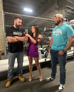 Cathy Kelley feet photo thumbnail