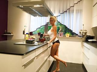 Cathy Lugner feet photo 1