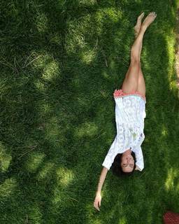 Catrinel Marlon feet photo 2