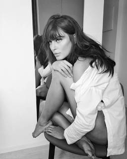 Catrinel Marlon feet photo 15