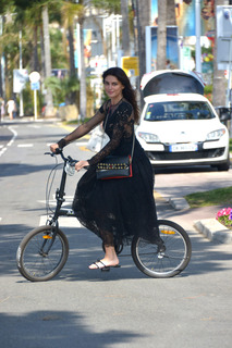 Catrinel Marlon feet photo 20