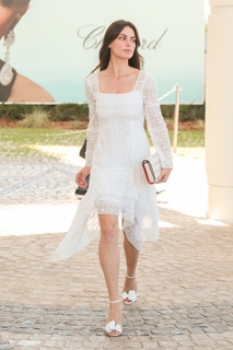 Catrinel Marlon feet photo 13